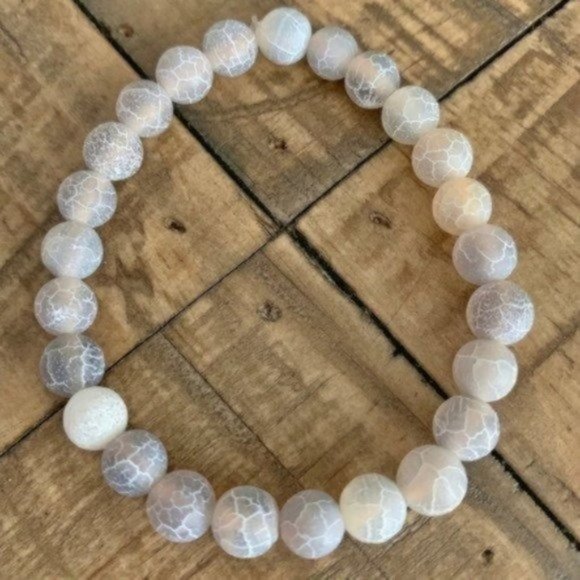 8mm Crackled Gray Agate Chakra Stretch Bracelet - Picture 4 of 4